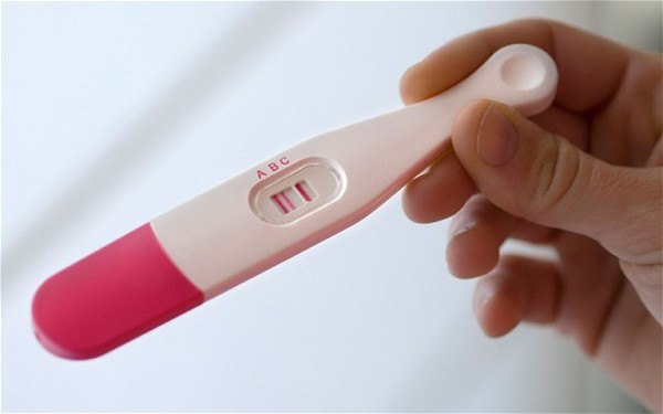 Những dấu hiệu xảy ra và điều nên làm khi mang thai tháng đầu