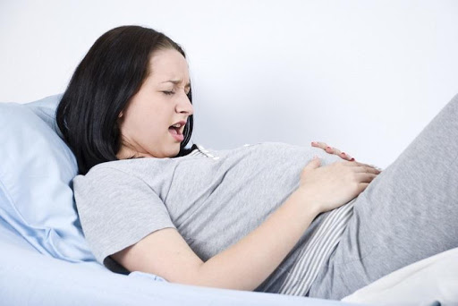 đau bụng khi mang thai tuần thứ 6